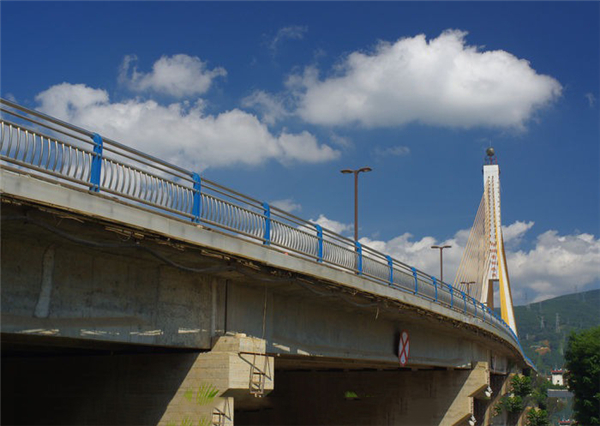 十堰304不锈钢桥梁护栏：安全、耐用与美观的完美结合